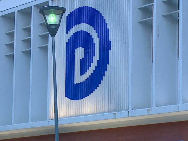 Tension dhe debate në mbledhjen e Kryesisë/ Deputeti i PD kërkoi bashkim, Gjana: Ata iu kanë shkarkuar! Ti je dhe derë e madhe Bushatllinjsh, s’mund të…