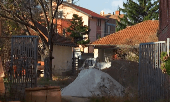 nëna shqiptare