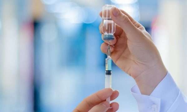 Vaksinat COVID-19 të porositura nga Kina do të mbërrijnë nesër në Turqi