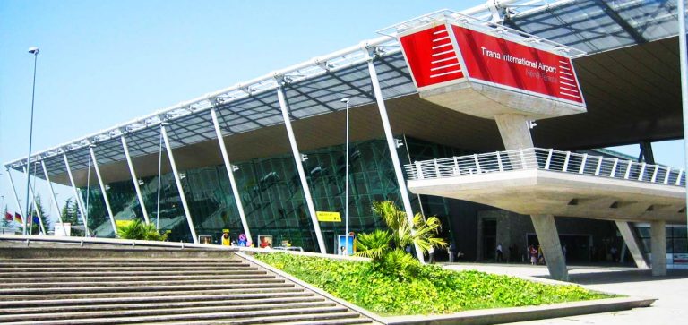 Nga e hëna hapen të gjitha fluturimet në Aeroportin e Rinasit