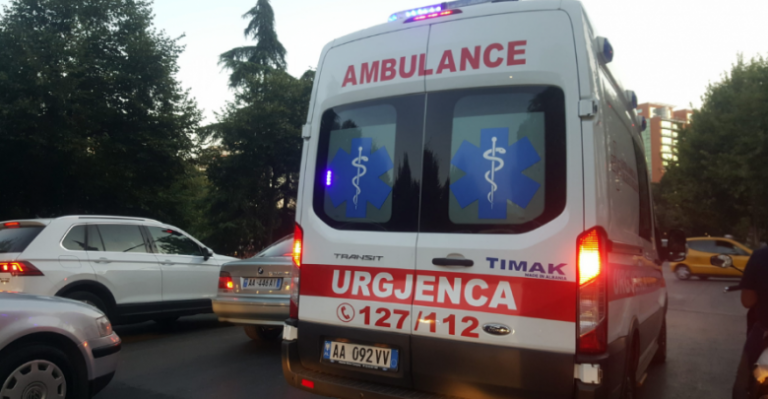 E rëndë në Tiranë, hidhet nga kati i 6 i pallatit ku jetonte, ndërron jetë 62-vjeçarja