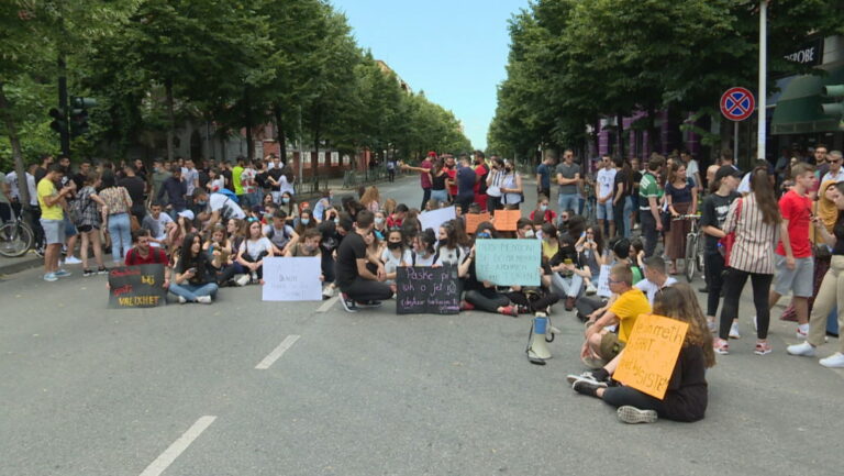 Arrestimi i qytetarëve në protestën për çmimin e naftës, ish-deputeti i LSI: Rama po përdor çdo mekanizëm për të goditur protestën!