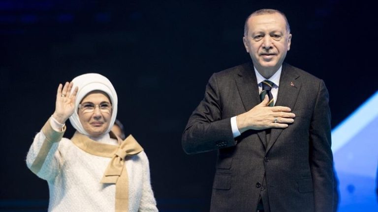 Presidenti i Turqisë Erdoğan konfirmoi se është pozitiv me COVID-19