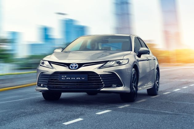 Toyota kurorëzohet si prodhuesi me më shumë shitje automjetesh
