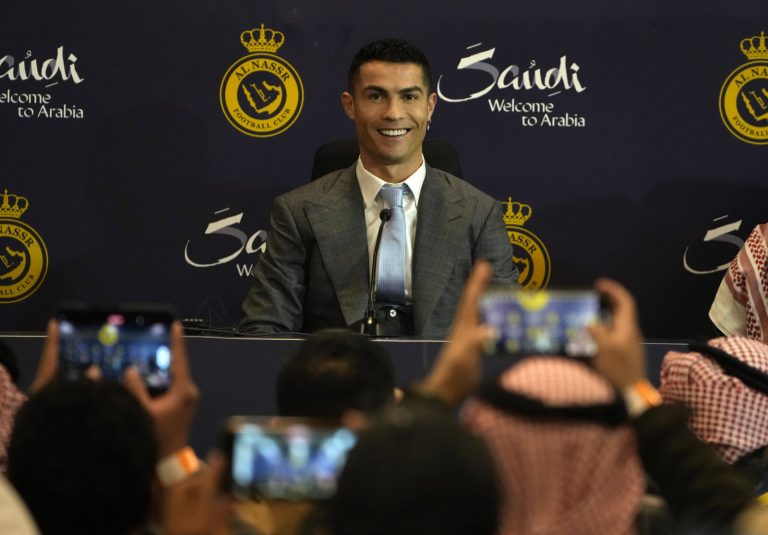 “Fitova gjithçka në Europë”, prezantohet Cristiano Ronaldo: Kam pasur oferta nga e gjithë bota, por dua të ndryshoj të ardhmen e futbollit arab