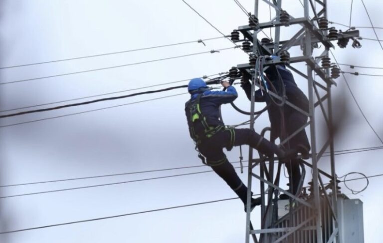 Shiu dhe era e fortë përfshin juglindjen, 40 fshatra pa energji elektrike