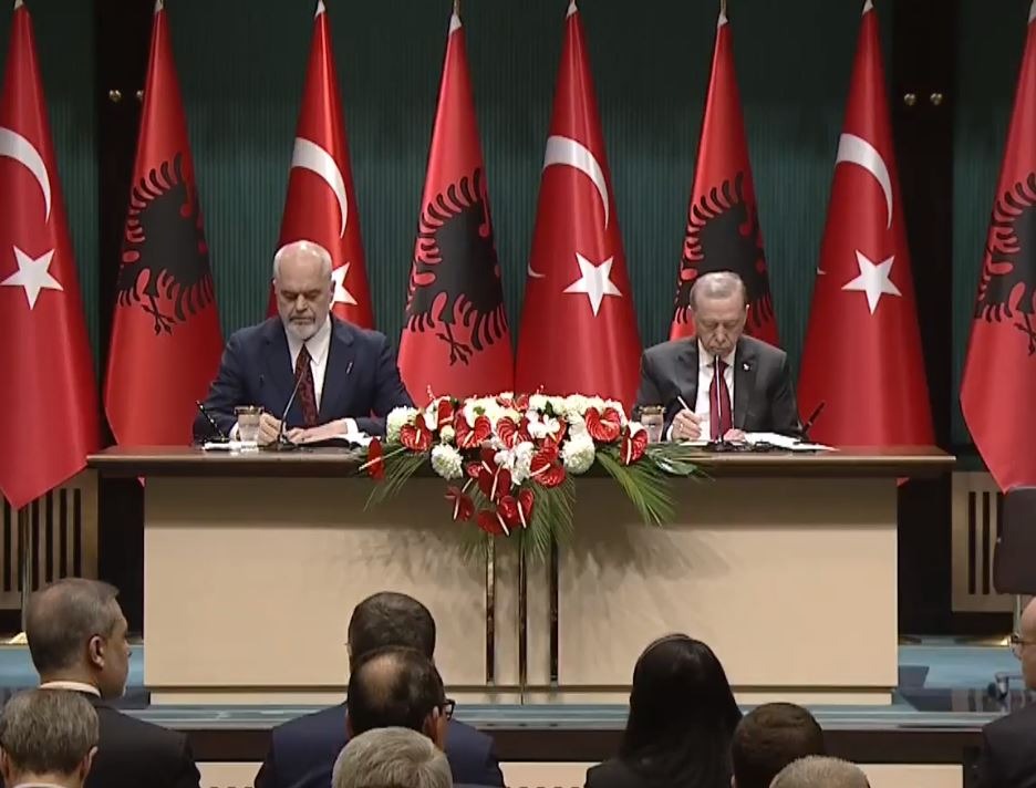 Erdogan shpall planin 2 miliardë dollarë të shkëmbimeve tregtare me Shqipërinë. Nënshkruhen 6 memorandume