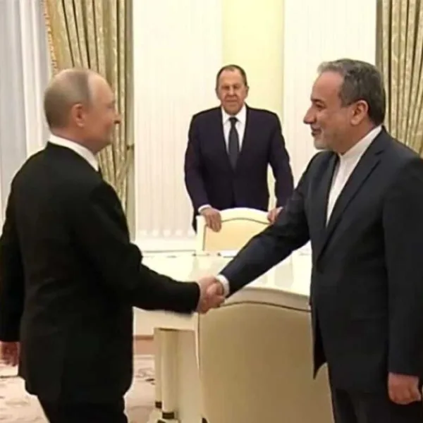 Ministri i Jashtëm iranian takon Putinin, në Teheran shtohen thirrjet për hakmarrje